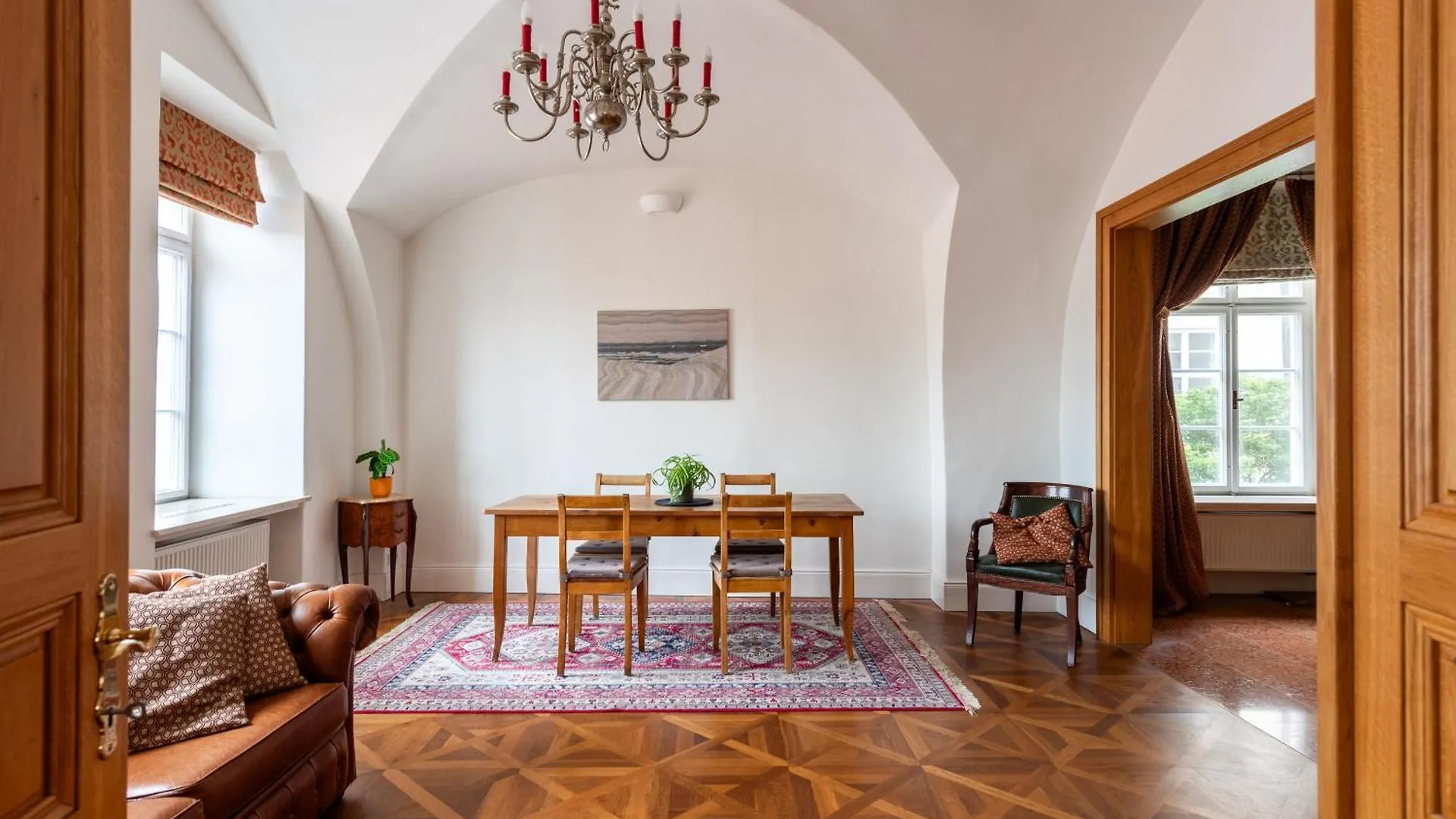 Stay Beneath Prague Castle Where Mozart Performed 公寓